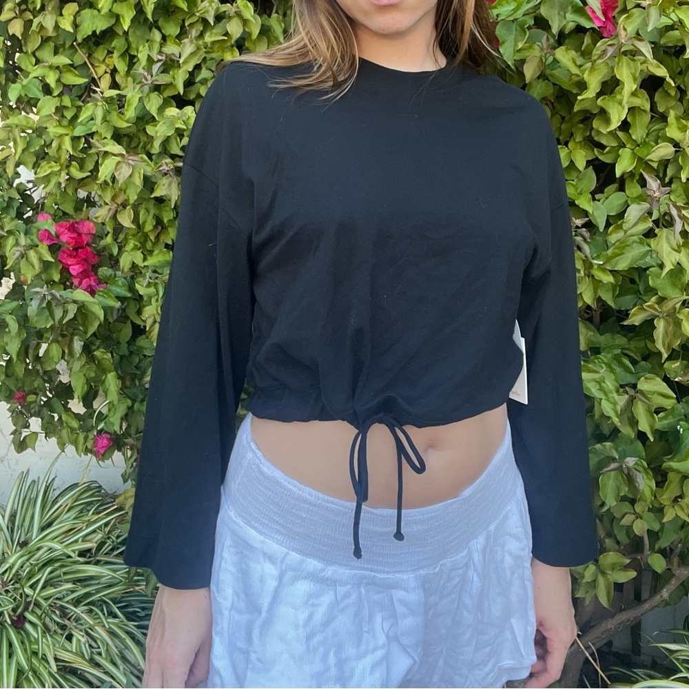Black Long Sleeve Crop Top
